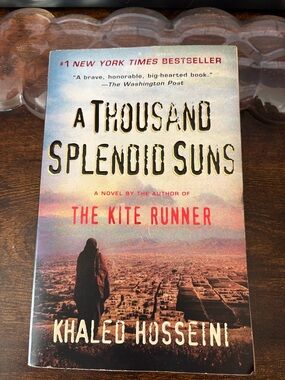 A Thousand Splendid Suns by Khaled Hosseini - Paperback